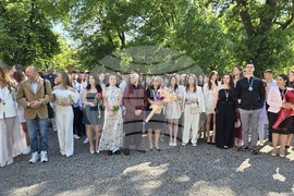 Ловеч - Езикова гимназия - абитуриенти