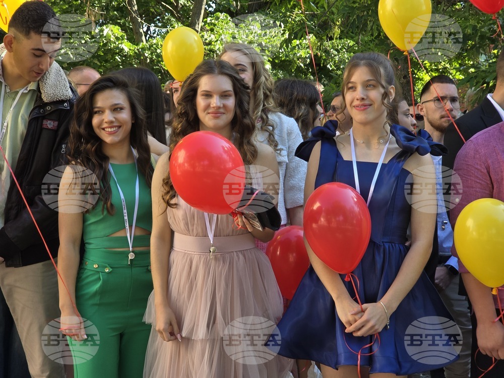 Ловеч - Езикова гимназия - абитуриенти