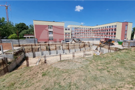 Русе - училище - спортна зала - строителство