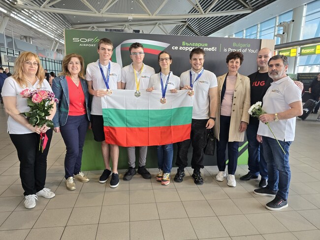 Един сребърен и три бронзови медала спечелиха българските ученици на Международната Менделеева олимпиада по химия в Бразилия