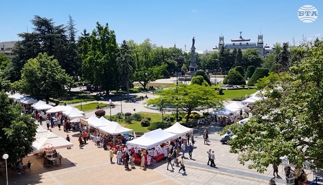 Изложението „Уикенд туризъм“ в Русе предлага на гостите си концерти и различни атракции