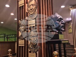 В Сатирата излагат маски на Пепа Николова и Григор Вачков, снимка – Даниел Димитров/БТА