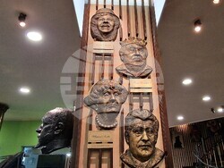 В Сатирата излагат маски на Пепа Николова и Григор Вачков, снимка – Даниел Димитров/БТА