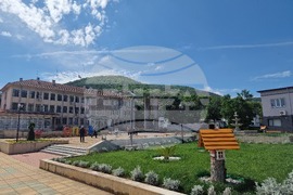 Опака – пролетен изглед