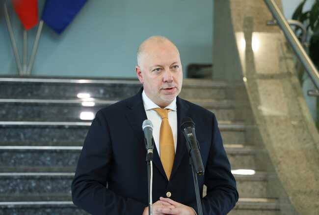 МС: Конституционно мнозинство от народни представители подкрепи позицията на премиера и председателя на БНБ за въвеждане на еврото от 1 януари 2026 г.