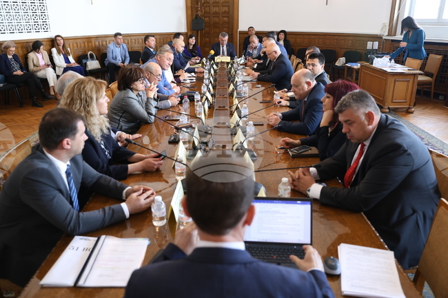 Комисията по земеделието, храните и горите прие на първо четене промени в Закона за храните, касаещи бутилирането на вода