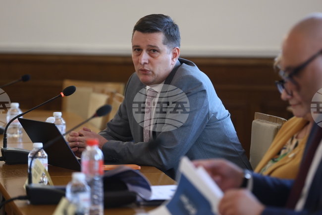 Можем да спестим от оптимизация на радиоразпръскването, каза генералният директор на БНР Милен Митев