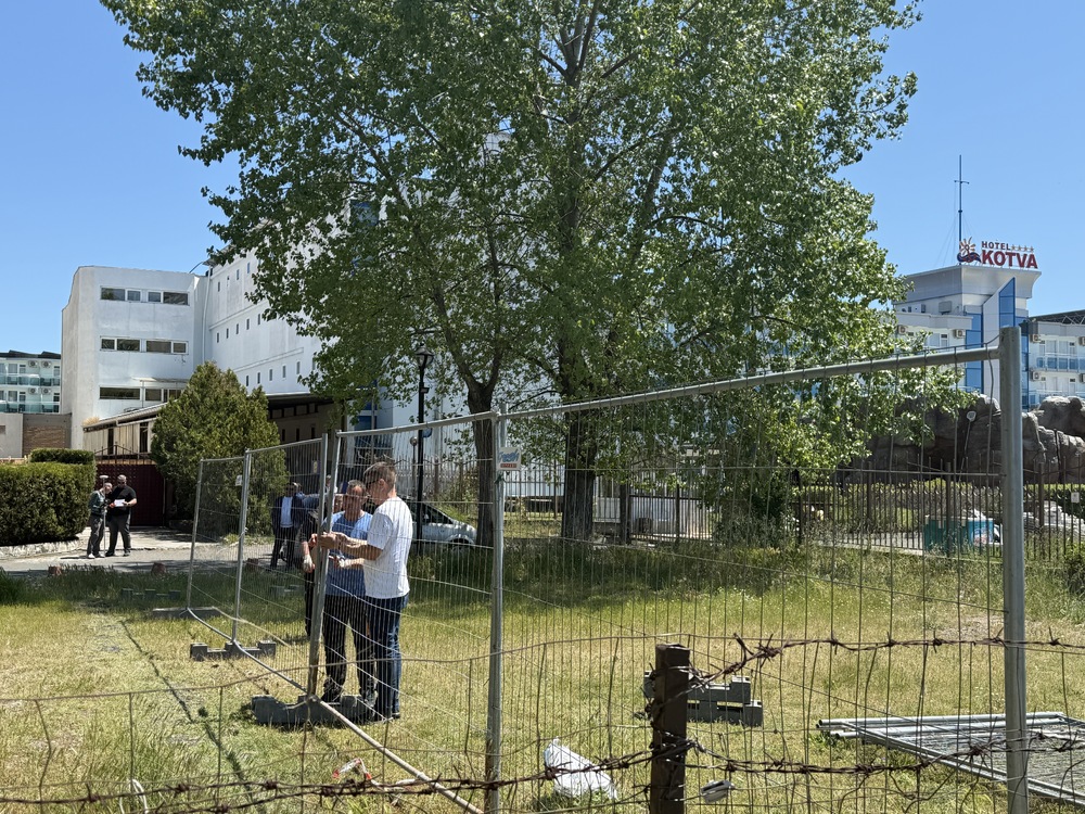 Имот на "Слънчев бряг" АД остава с ограничен достъп поради съпротива от страна на незаконен ползвател, съобщи дружеството