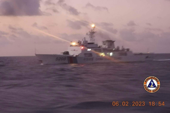 Филипините обсъждат включването на Япония и Австралия към съвместните патрули със САЩ в Южнокитайско море, каза филипинският посланик във Вашингтон