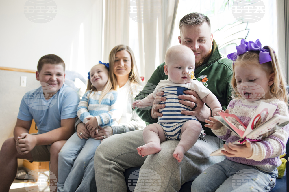 Родителите в Европа се чувстват по-малко удовлетворени от живота, но намират повече смисъл в него, сочи проучване