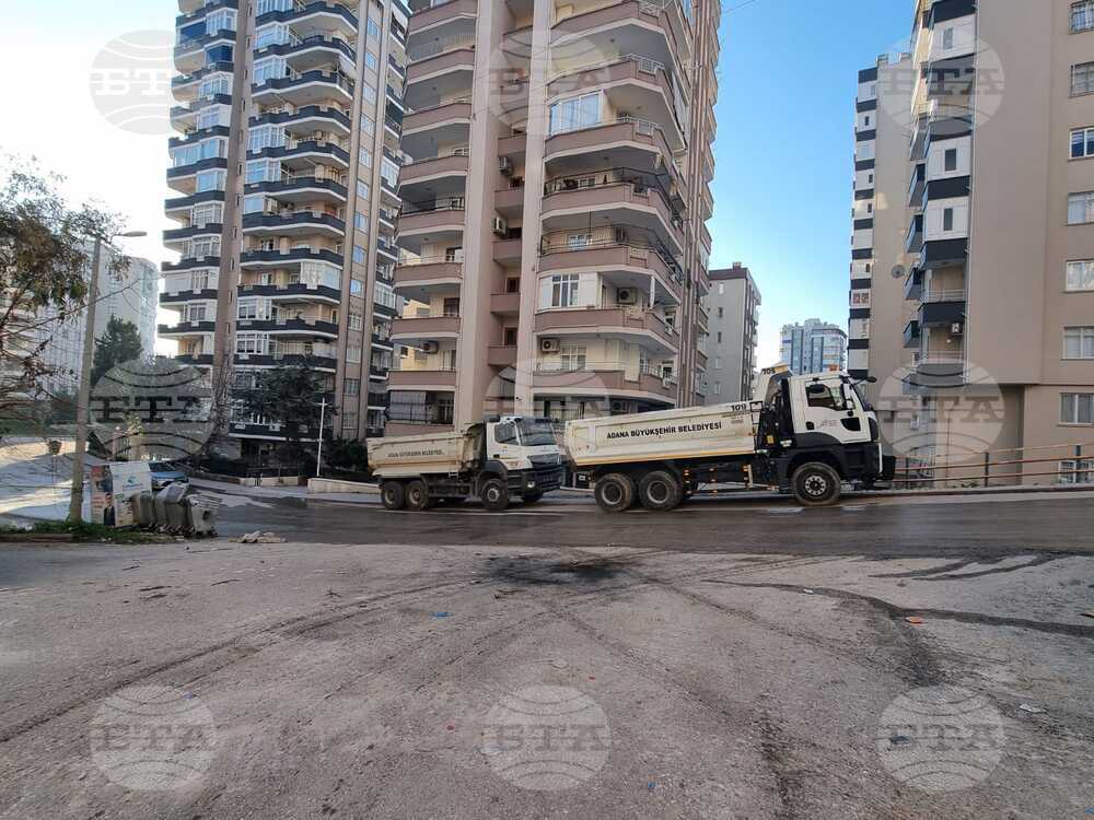 Турция - земетресения - срутени сгради - техника