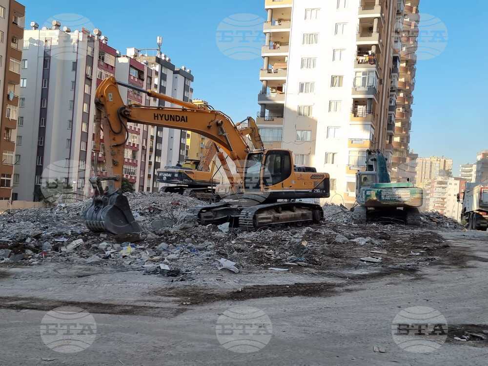 Турция - земетресения - срутени сгради - техника