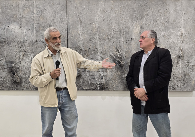 Съвместна изложба подредиха в "Арт център Плевен" художникът професор Станислав Памукчиев и скулпторът професор Емил Попов