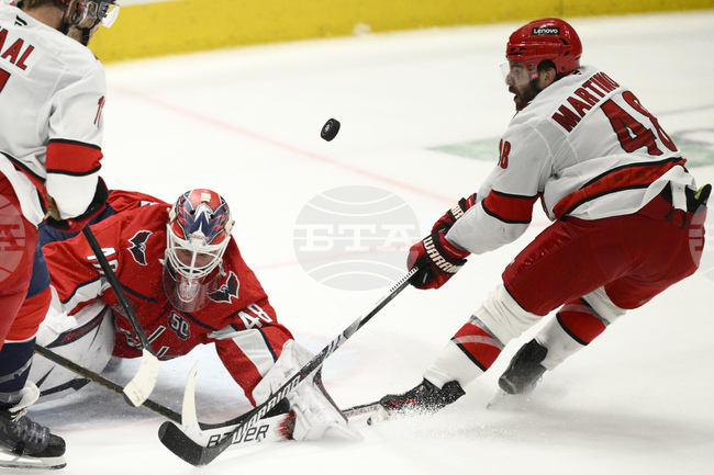 Каролина спечели серията срещу Вашингтон в НХЛ, Уинипег намали изоставането си от Далас