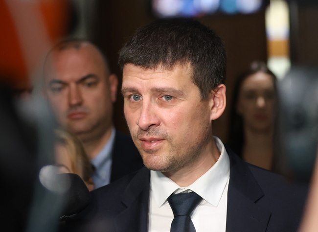 "Демокрация, права и свободи", МЕЧ и "Величие" са изключени от постоянните делегации на парламента в международни организации, каза Ивелин Михайлов