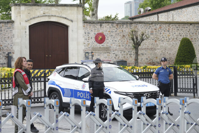 Нова вълна от арести във връзка с разследване срещу арестувания кмет на Истанбул Екрем Имамоглу