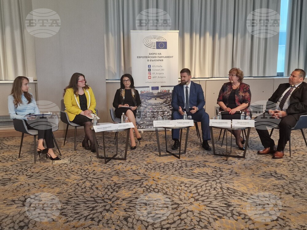 Защитата на правата на потребителите при пътуване и достъпността на пътниците с увреждания обсъдиха експерти на дискусия в столицата