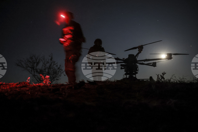 Украйна свали тази нощ 63 дрона, пуснати от Русия, съобщиха украинските ВВС