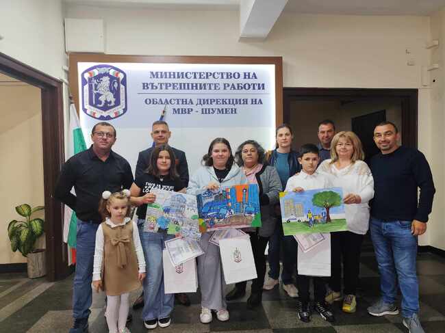Рисунки на деца от област Шумен ще участват на национално ниво в конкурса „Аз и детското полицейско управление“