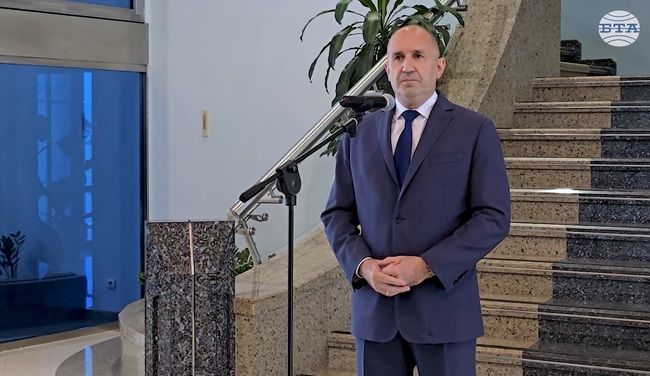 Президентът ще сезира Конституционния съд заради разпореждането на Наталия Киселова да не допусне искането му за референдум