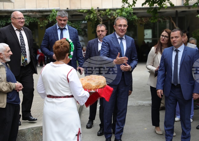 Русе - Дом за стари хора „Възраждане“ - Борислав Гуцанов