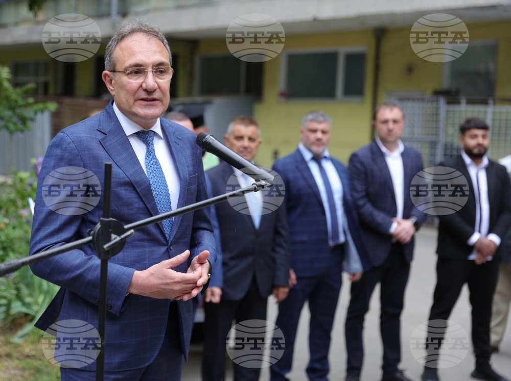 Русе - Дом за стари хора „Възраждане“ - Борислав Гуцанов