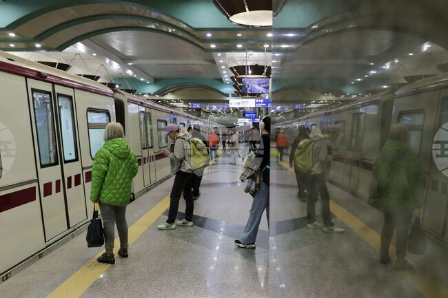 Заради строителството на новата метростанция "Панчо Владигеров" временно прекъсват движението на метрото от "Сливница" до "Обеля"