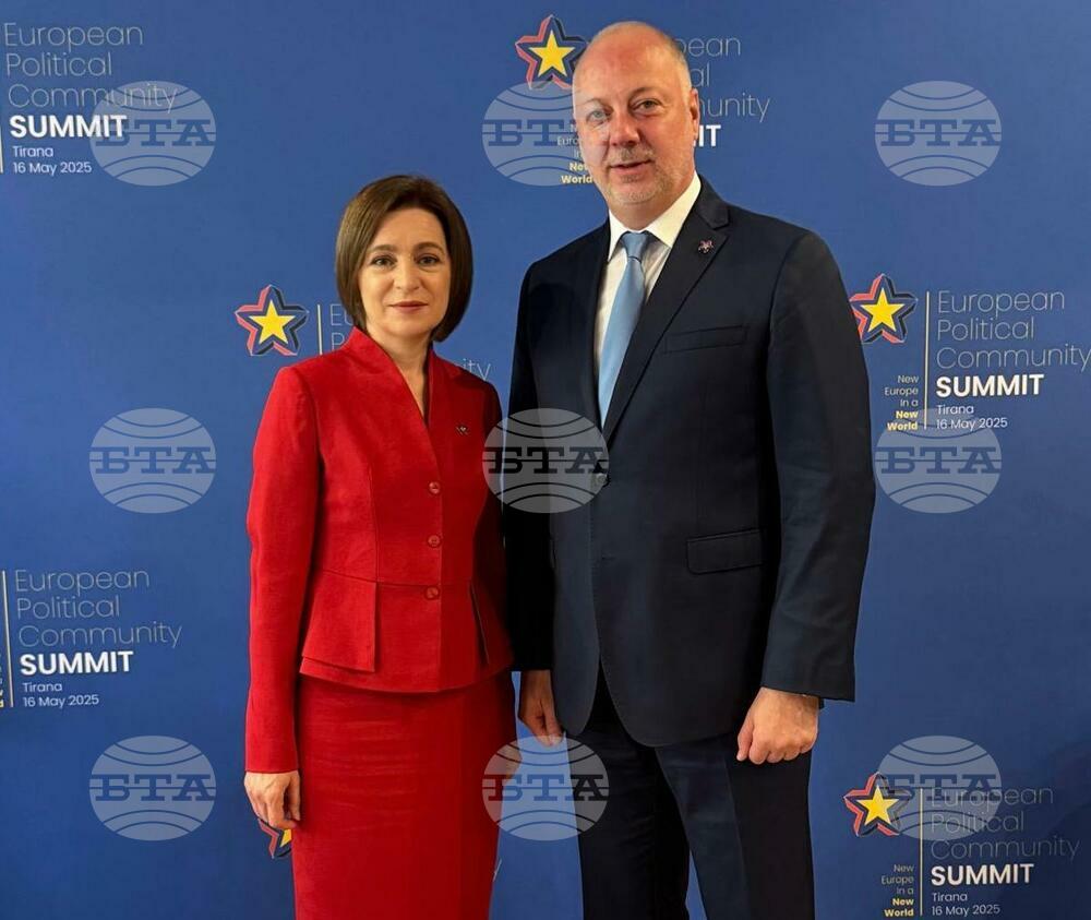 България подкрепя европейското бъдеще на Молдова, каза премиерът Росен Желязков в разговор с президента на страната Мая Санду