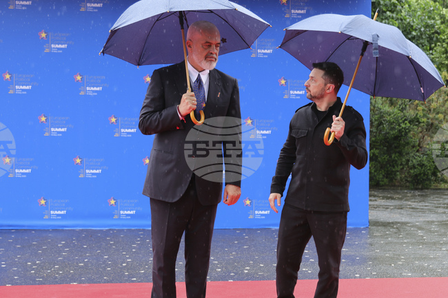 Зеленски е информирал албанския премиер Еди Рама за ситуацията на фронта и в дипломацията по време на телефонен разговор