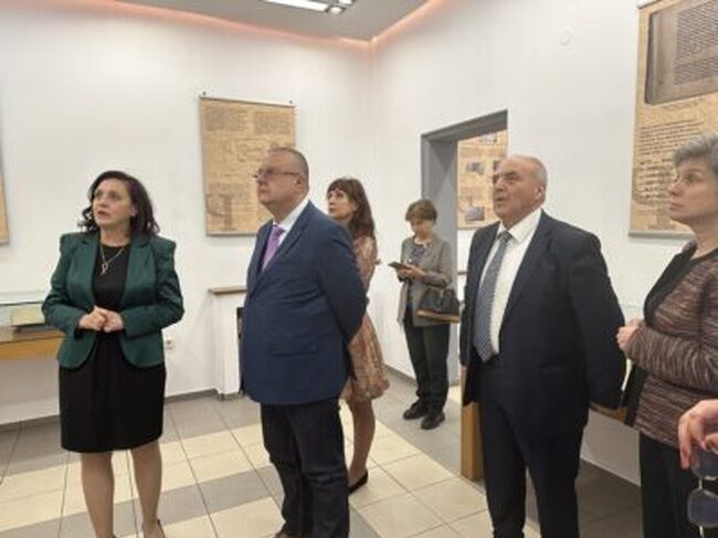 Изложбата „Кодове на идентичност. Вяра, език, народ“ беше открита в Националния антропологичен музей
