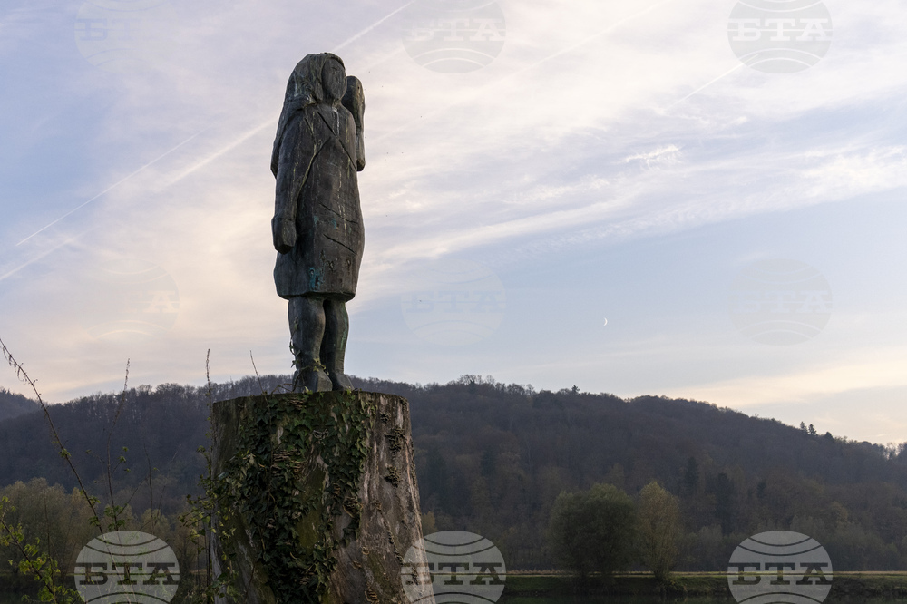 Slovenia Melania’s Statue