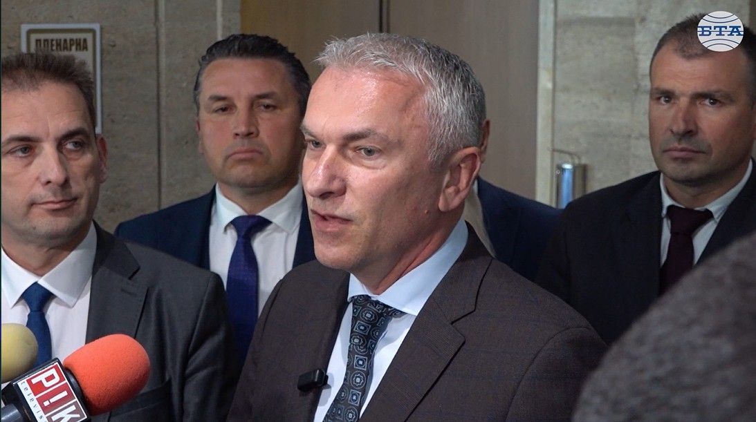 Днес ще имаме среща с областния управител на София – град, а в понеделник с – министър-председателя, каза депутатът Джейхан Ибрямов Днес ще имаме среща с областния управител на София – град, а в понеделник с – министър-председателя, каза депутатът Джейхан Ибрямов