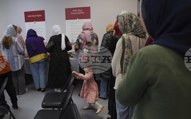 АП: Администрацията на Тръмп планира да направи проверка на документите на бежанците, приети по времето на Байдън