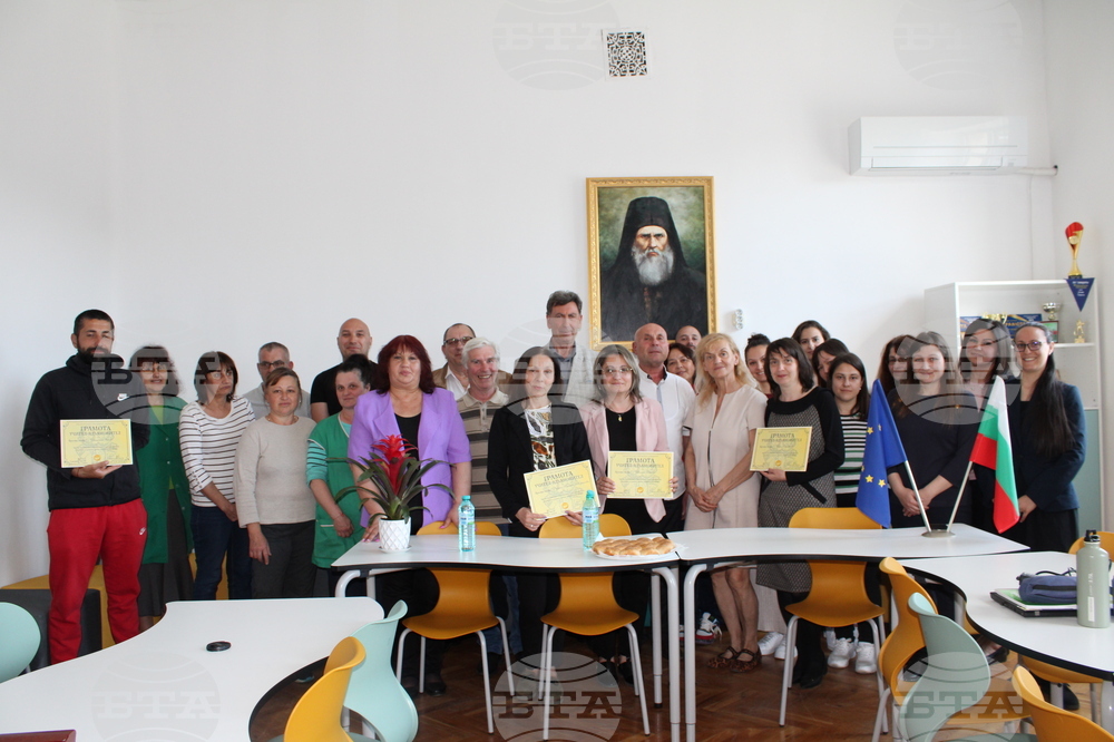 Синдикат „Образование“ отличи свои членове в Основно училище „Неофит Рилски“ в Габрово