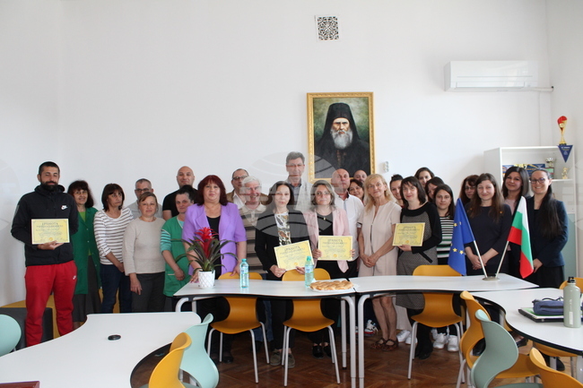 Синдикат „Образование“ отличи свои членове в Основно училище „Неофит Рилски“ в Габрово