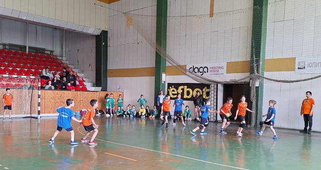 Международен турнир по мини хандбал за деца ще се проведе в Ловеч