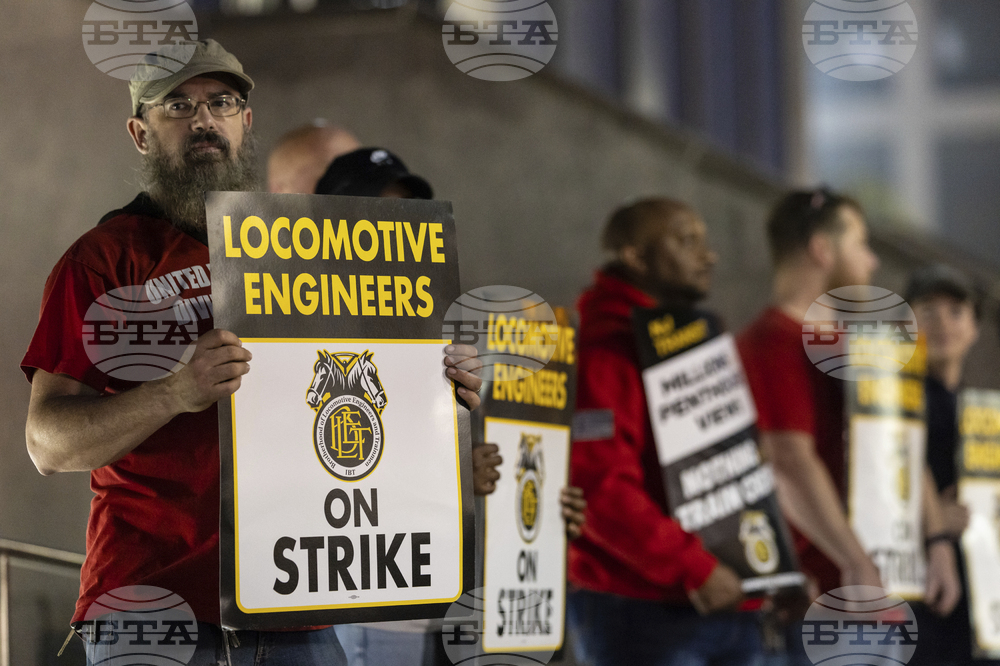 APTOPIX NJ Transit Rail Strike
