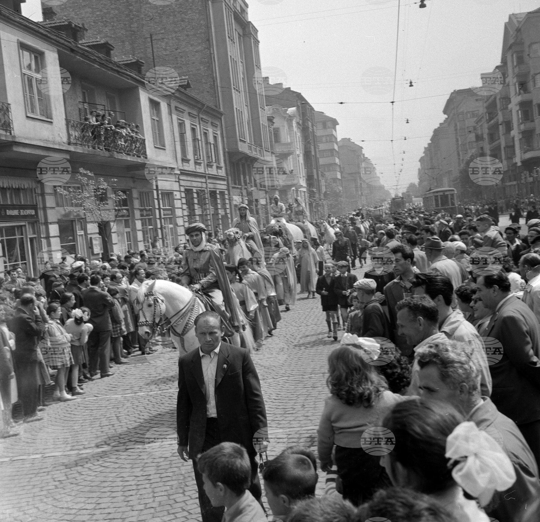 Цирков парад в столицата през 1960 г.