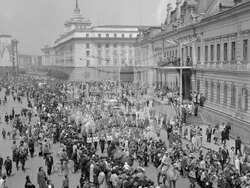 Цирков парад в столицата през 1960 г.