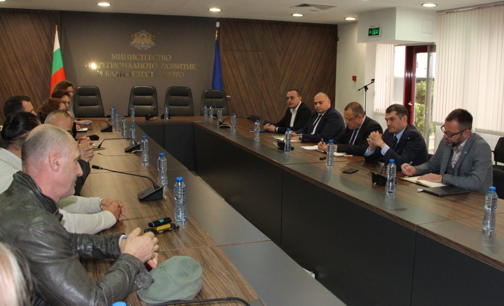 Пътната агенция ще координира с хотелиерския и ресторантьорския бранш предстоящите ремонти по магистралите към Българското Черноморие в активния сезон