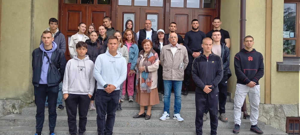 Община Варна: Легенди на българския спорт посрещаха варненци в Деня на отворените врати на спортната експозиция в Юнашкия салон