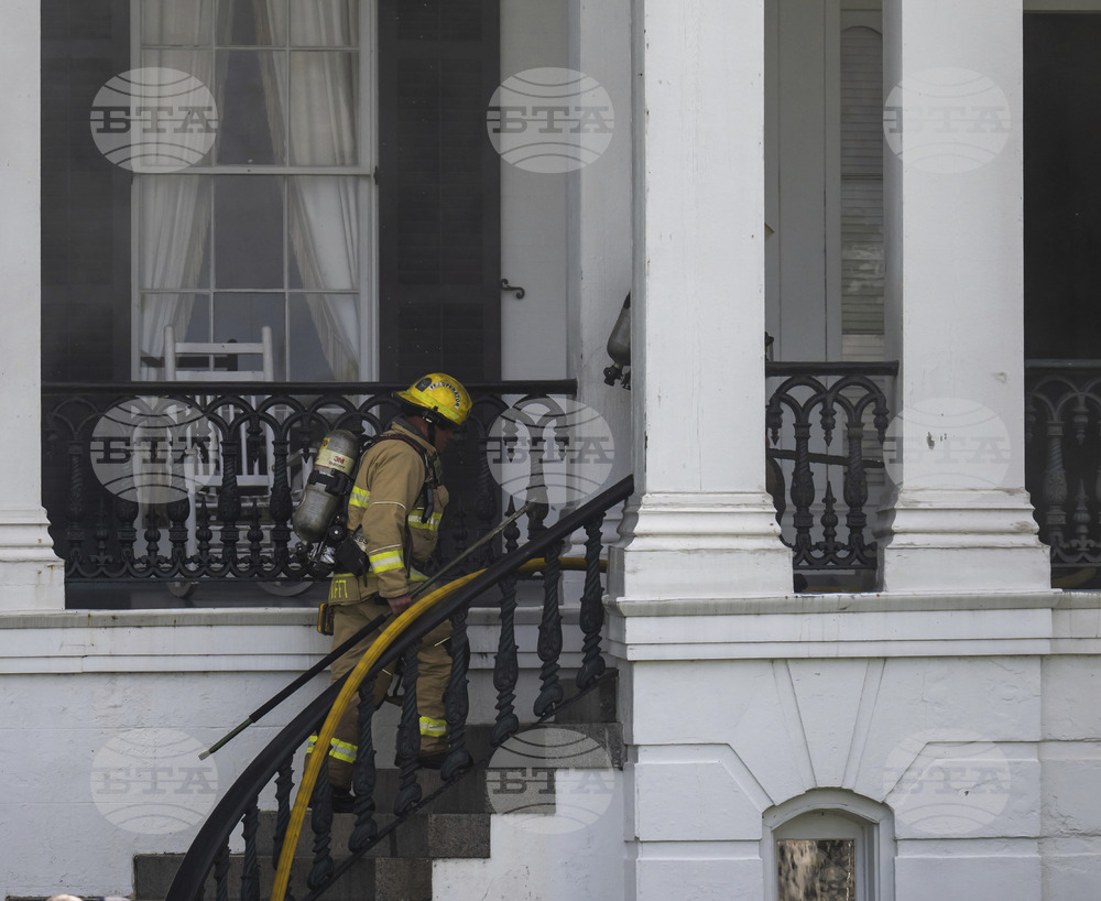 Plantation-House-Fire