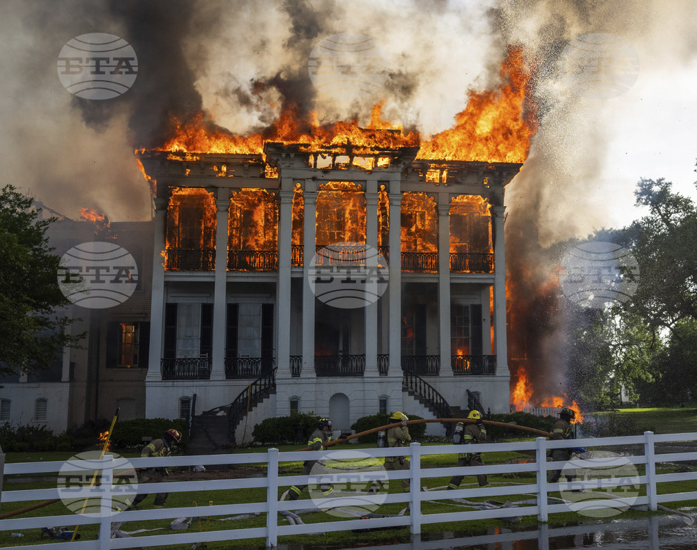 Plantation-House-Fire