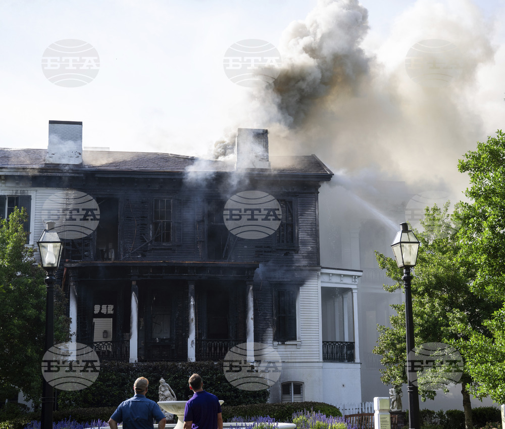 Plantation-House-Fire