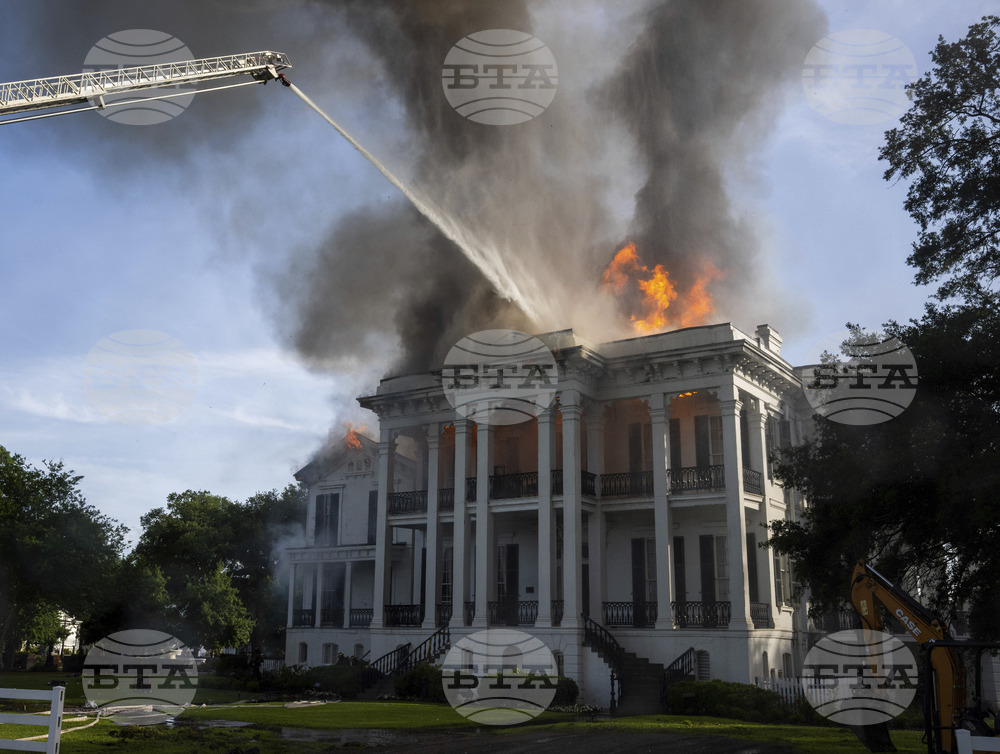 Plantation-House-Fire