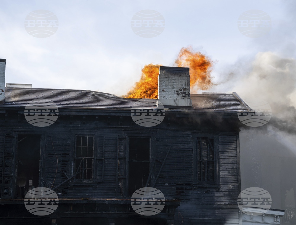 Plantation-House-Fire