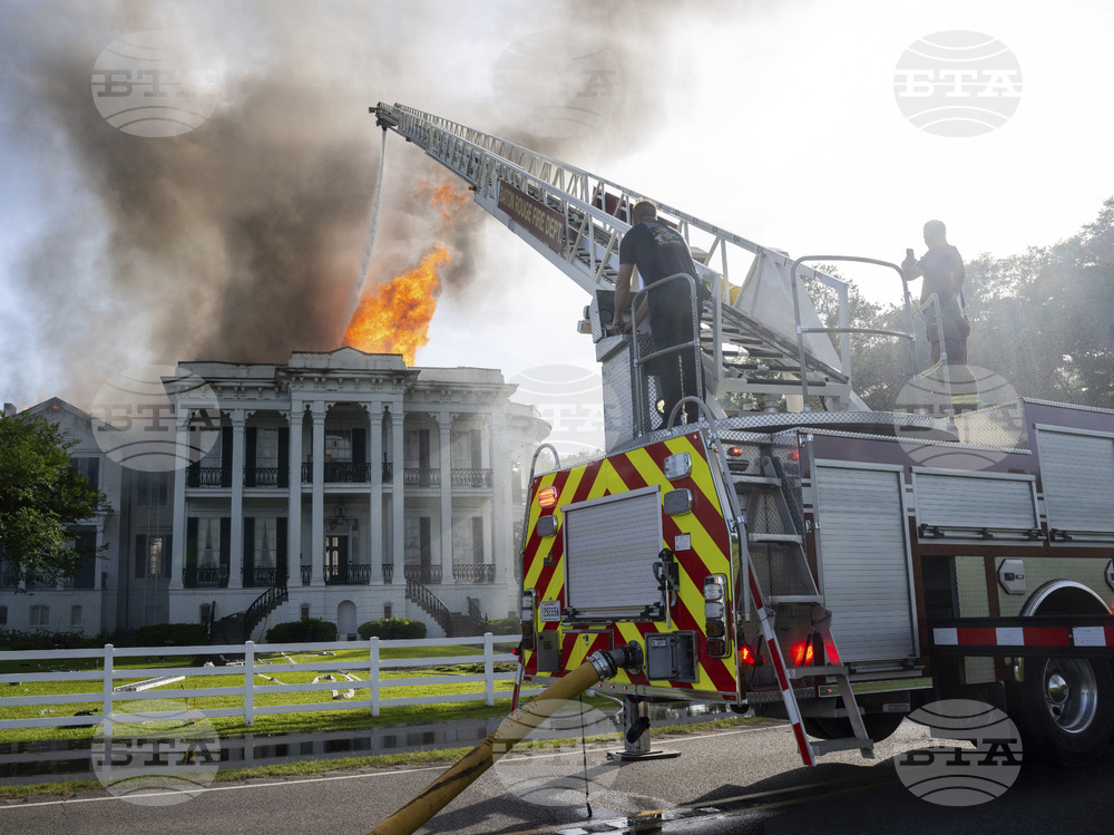 Plantation-House-Fire