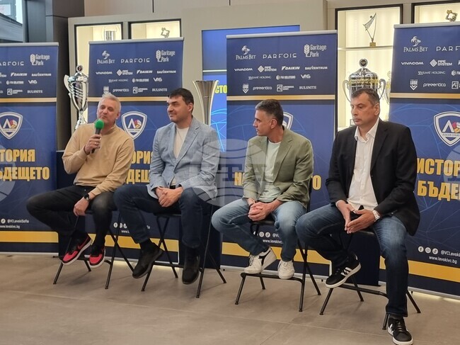 Треньорът на волейболния шампион Левски Николай Желязков ще остане още три години в отбора