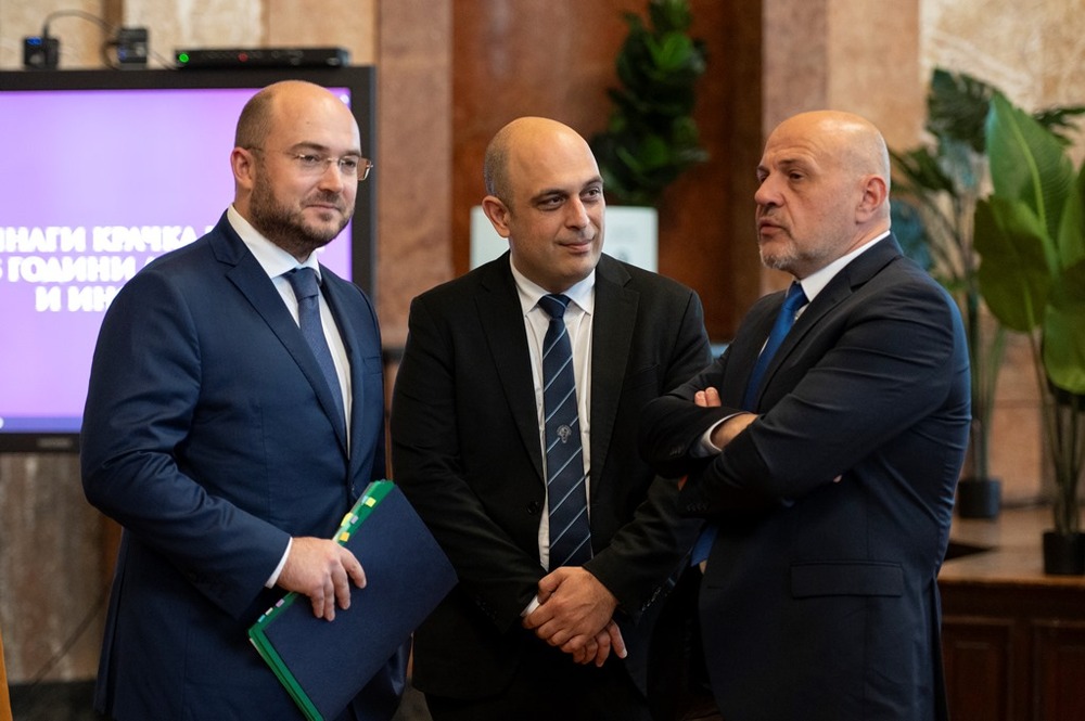 Стопанският факултет на Софийския университет отбеляза 35 години от възстановяването си с тържествено събитие 