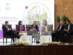 Стопанският факултет на Софийския университет отбеляза 35 години от възстановяването си с тържествено събитие. Снимка: СФ на СУ 